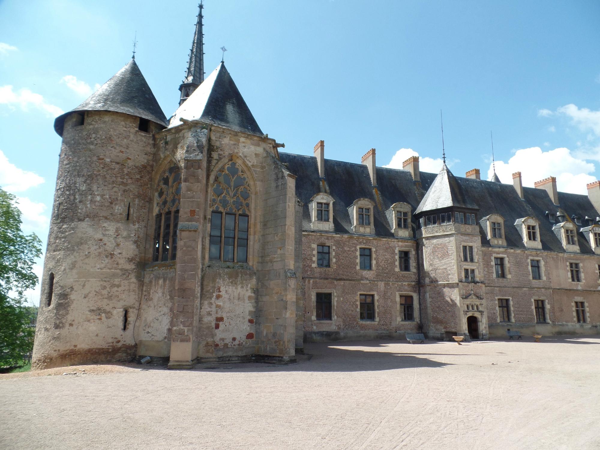 chateau-de-lapalisse